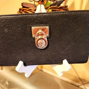 Michael Kors Hamilton Continental Wallet Like New